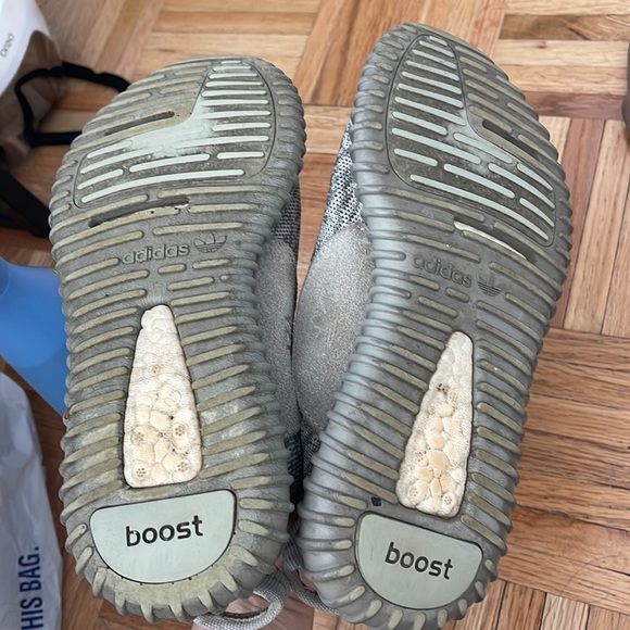 First gen yeezy 350-100% authentic - Picture 3 of 5